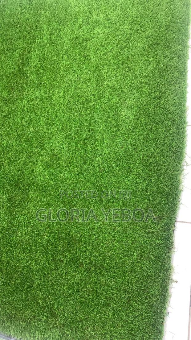 Artificial Green Grass Per a Yard · Photo 1