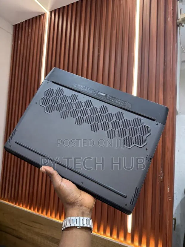 Laptop Alienware M15 16GB Intel Core i7 SSD 512GB · Photo 1