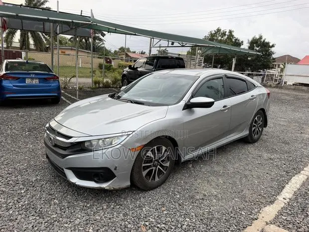 Honda Civic 2017 Silver · Photo 1
