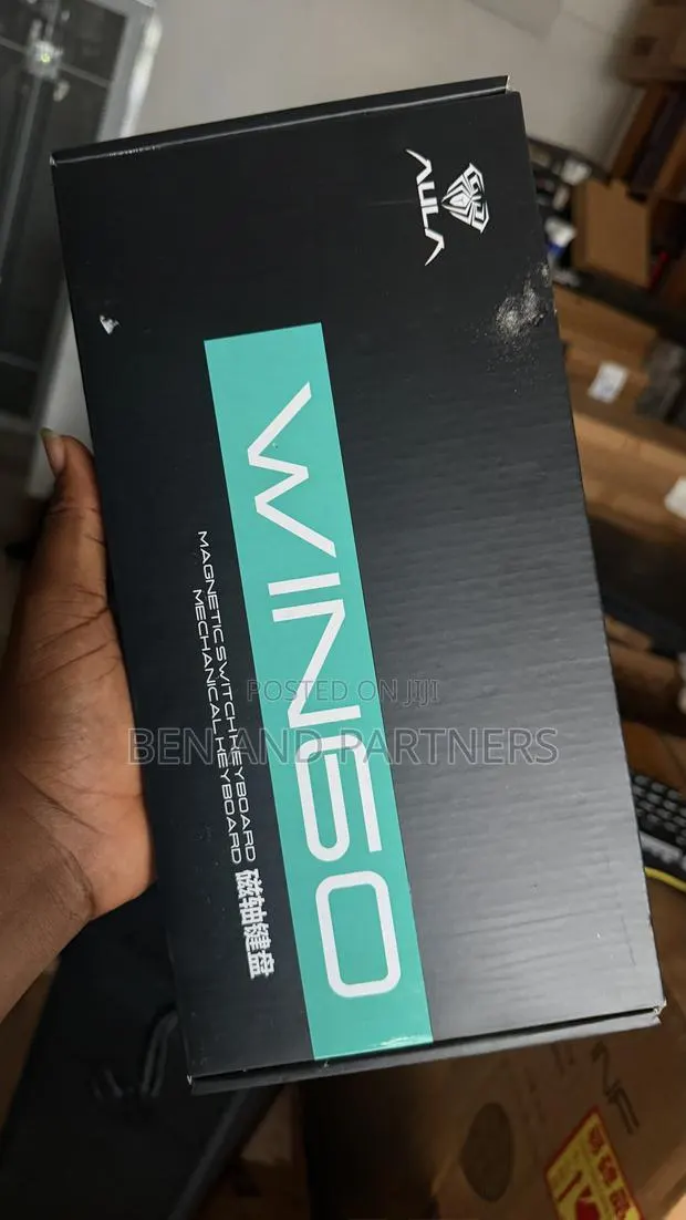 Aura Wind Win60 Gaming Keyboard · Photo 1