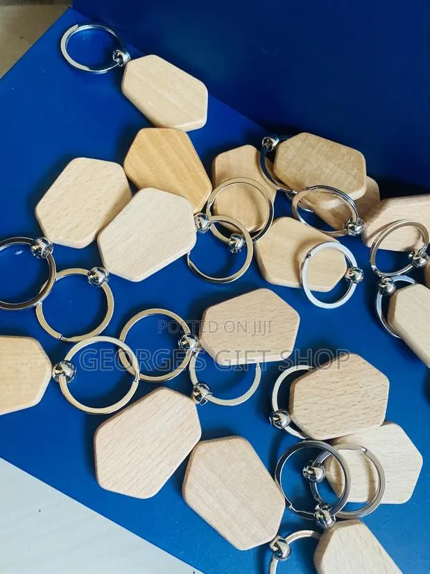 Wooden Keyholder · Photo 1
