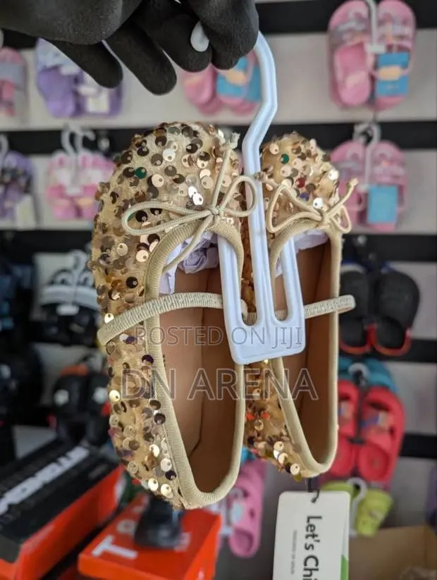 Girls Glitter Princess Flat Shoes · Photo 3