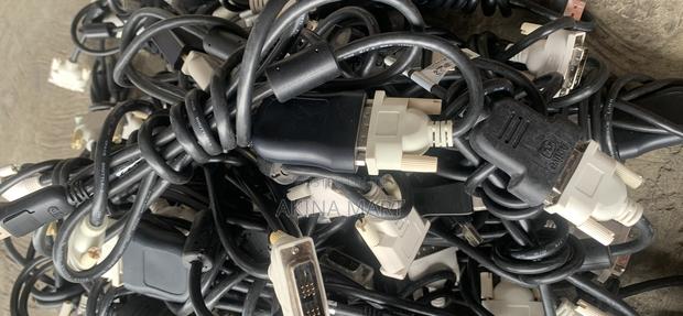 DP to DVI Connector · Photo 1