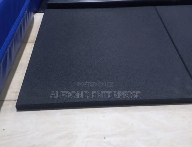 Durable Non-slip Gym Floor Mat · Photo 1