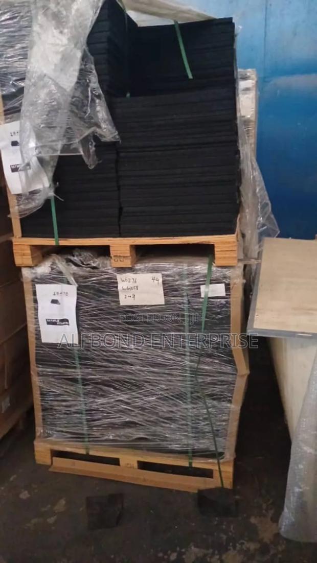 Durable Non-slip Gym Floor Mat · Photo 4