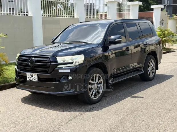 Toyota Land Cruiser 5.7 V8 2014 Black · Photo 1
