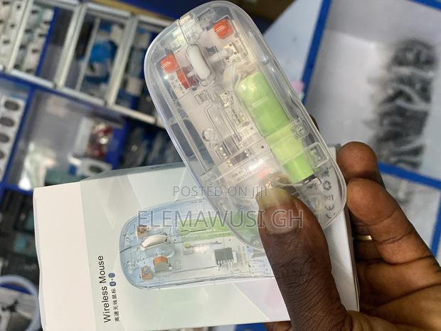Transparent Bluetooth and Wireless Mouse · Photo 3