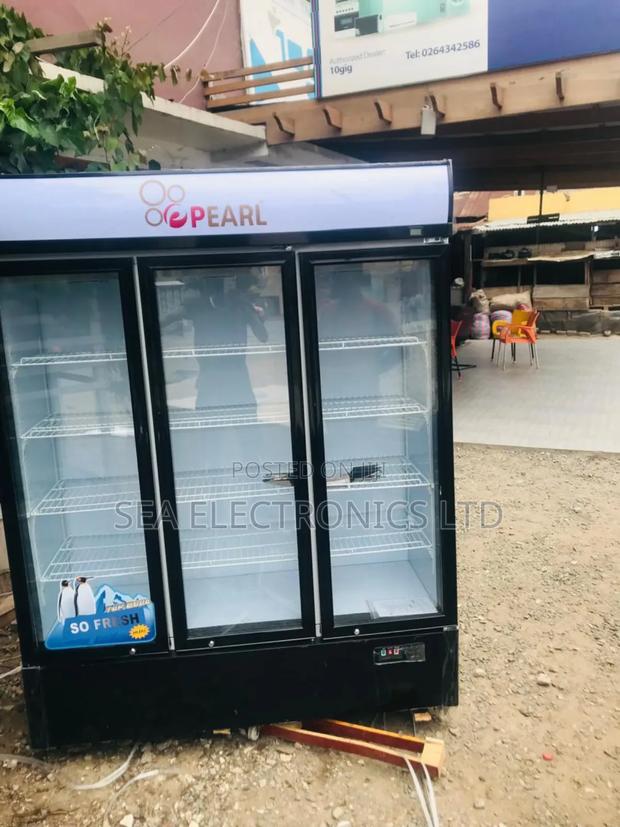 Pearl 950litres 3 Doors Display Fridge · Photo 1