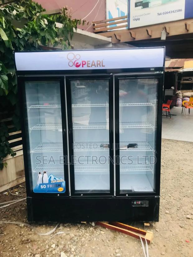 Available Pearl 950litres 3 Doors Display Fridge · Photo 1