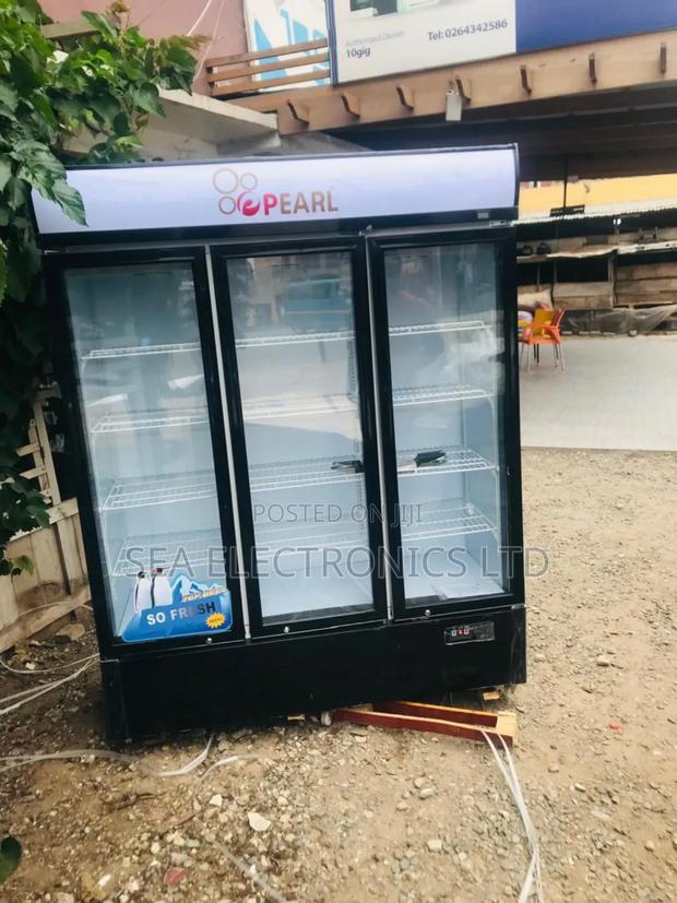 Affordable 950litres 3 Doors Display Fridge · Photo 1