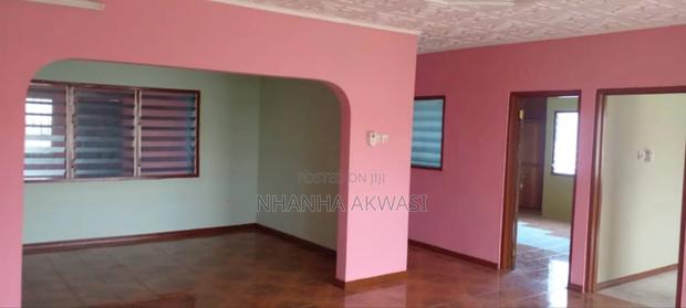4bdrm House in Community 12, Tema Metropolitan for rent · Photo 8