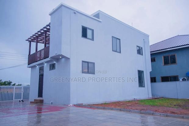 4bdrm Duplex in Oyarifa for sale · Photo 7