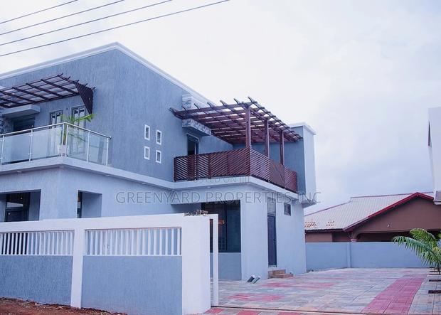 4bdrm Duplex in Oyarifa for sale · Photo 4