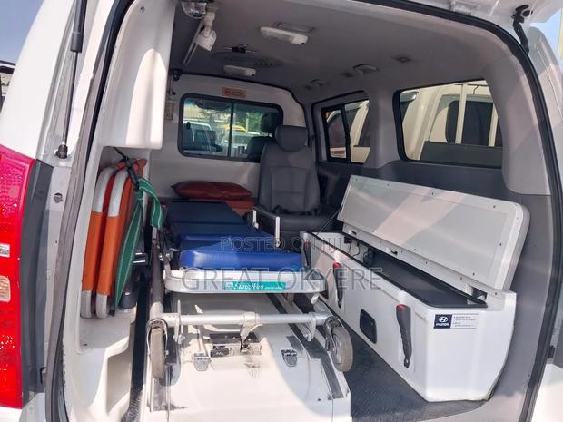 Hyundai Starex 2014 White · Photo 5