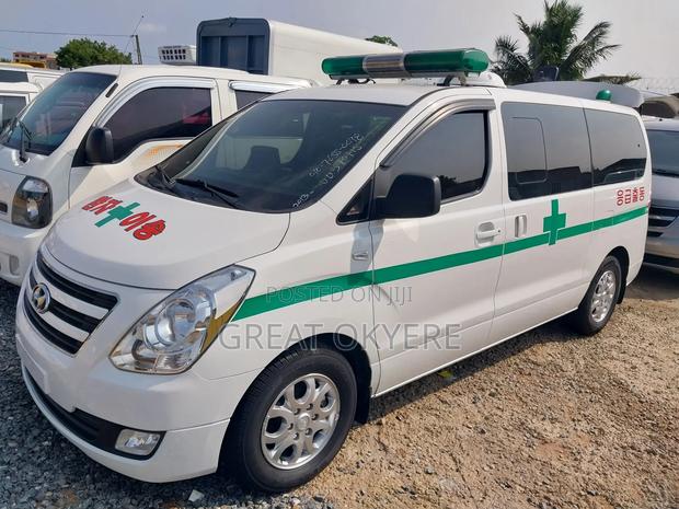 Hyundai Starex 2014 White · Photo 3