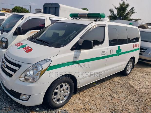 Hyundai Starex 2014 White · Photo 4
