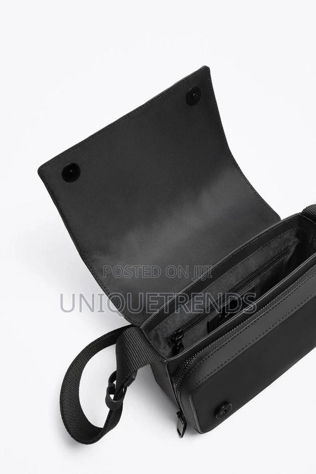 Original Zara Side Bags · Photo 4