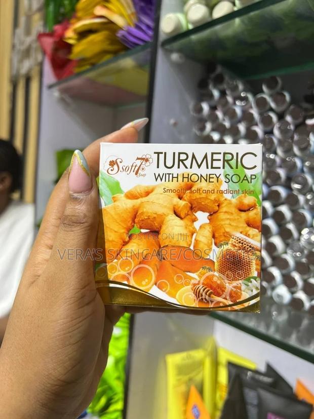 Tumeric And Honey Soap · Photo 1