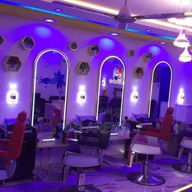 Led Full Body Wall Mount Mirror for Barbering Saloon · Photo 1
