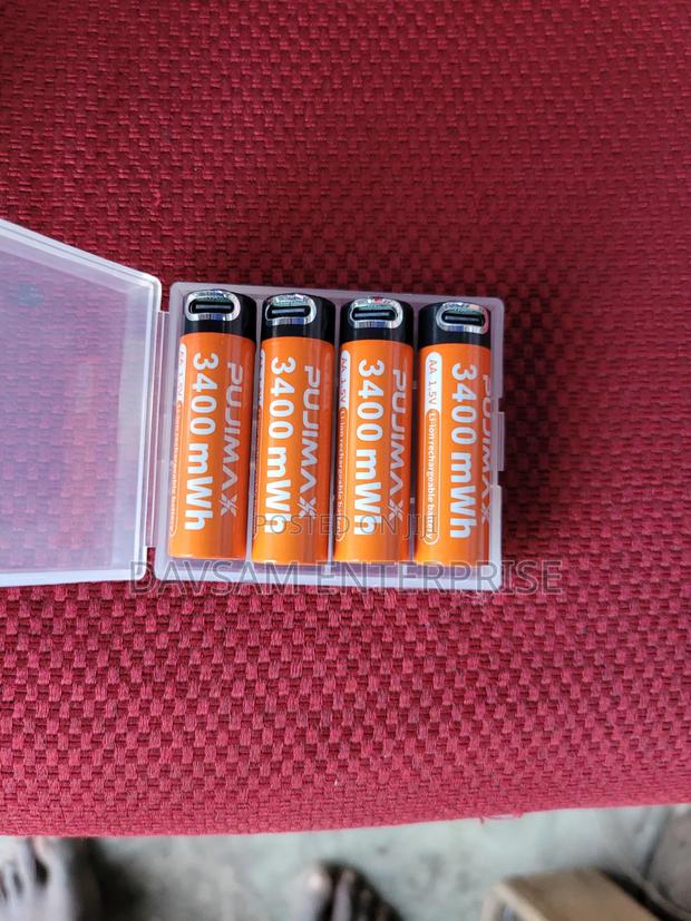 Type C Rechargeble Battery · Photo 2