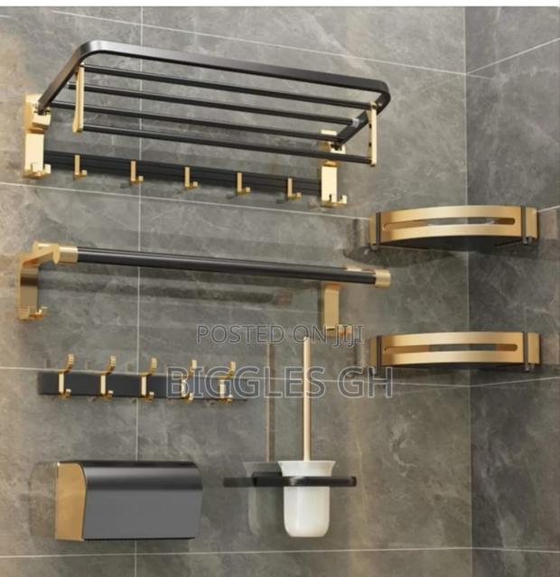 Bathroom Accessories · Photo 1