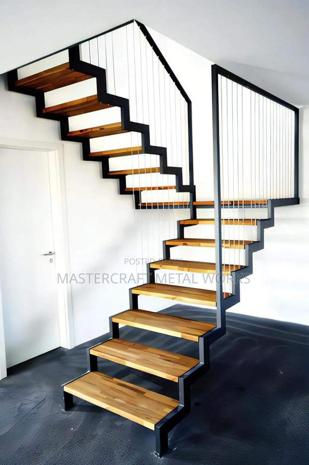 Metal Stairs Floating Staircase Indoor · Photo 1
