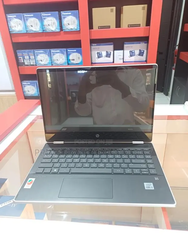 New Laptop HP Pavilion x360 4GB Intel Core i3 HDD 256GB · Photo 1