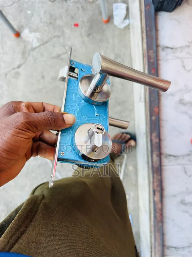 Heavy Duty Door Lock With Handle Locks · Photo 1