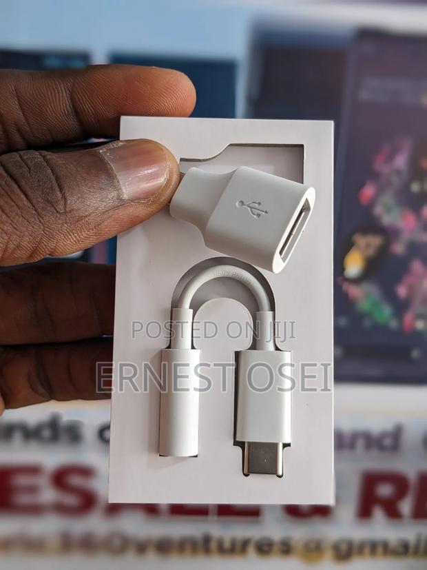 Pixel USB Drive Converter Earpiece Jack Converter · Photo 2