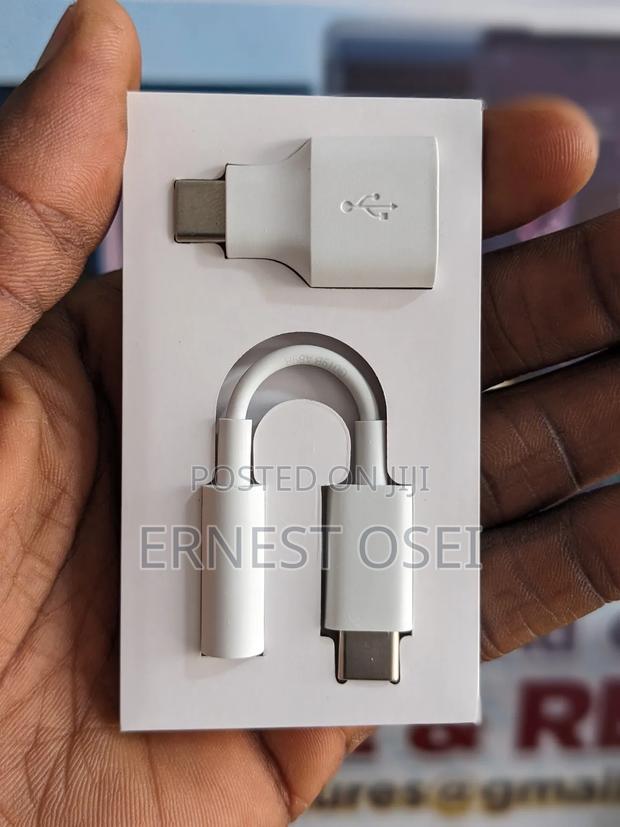 Pixel USB Drive Converter Earpiece Jack Converter · Photo 1