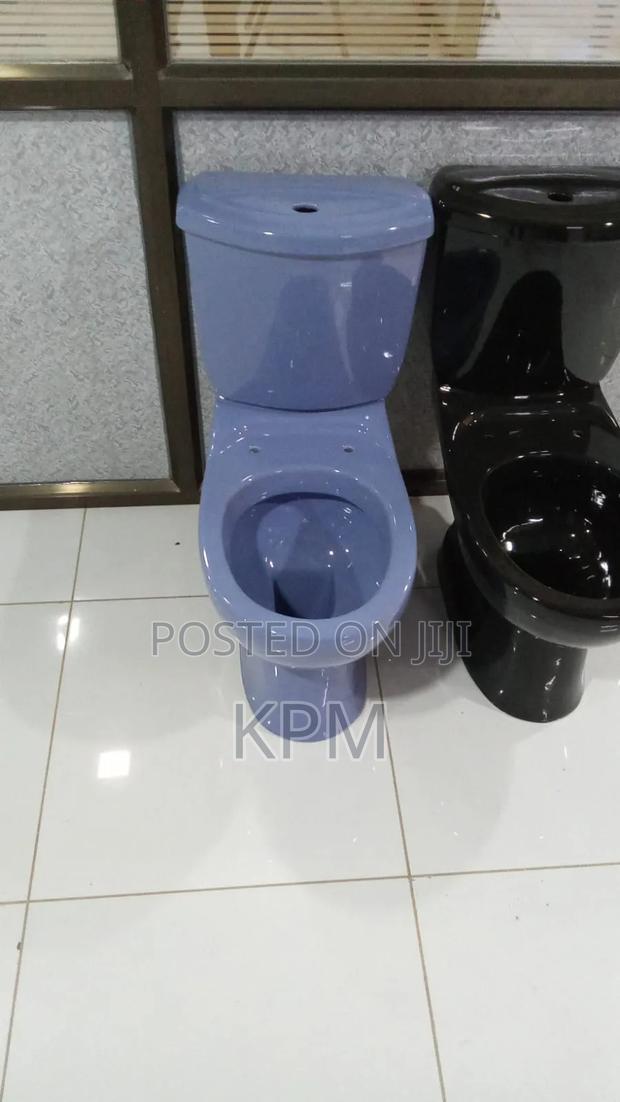 Coloured Toilet Seat Cover · Photo 2