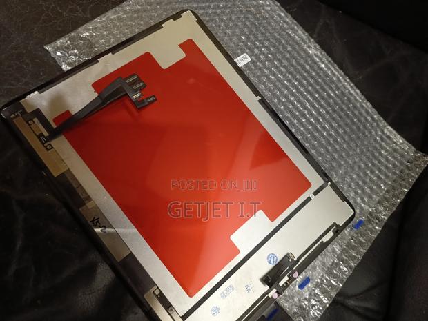 12.9 iPad Screens Available for Sale · Photo 1