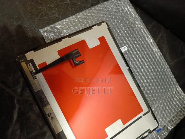 12.9 iPad Screens Available for Sale · Photo 4