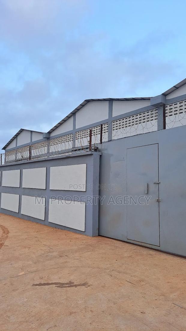 1000 SQM Warehouse at Kpone Barrier · Photo 3