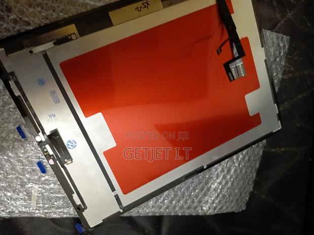 12.9 iPad Screens Available for Sale · Photo 7