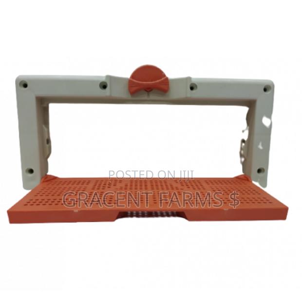 Bee Flight Board With Adjustable Bee Entry/Exit Control · Photo 3