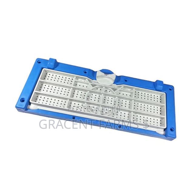 Bee Flight Board With Adjustable Bee Entry/Exit Control · Photo 6