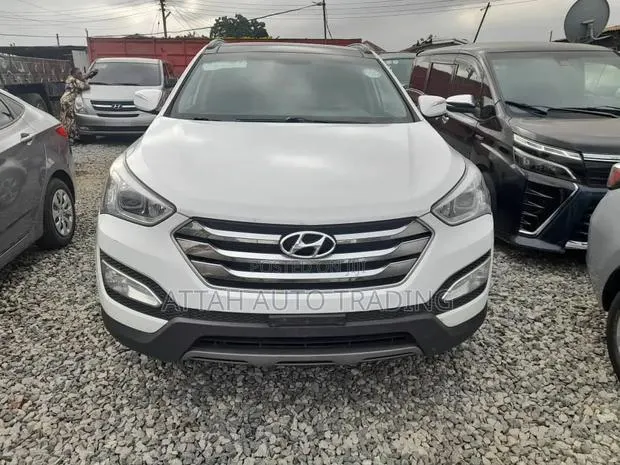 Hyundai Santa Fe 2015 White · Photo 1
