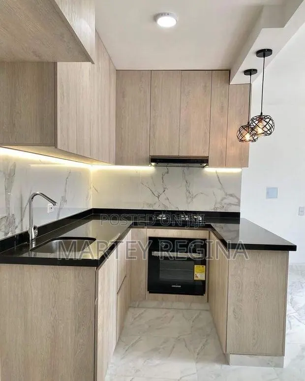 Brown Kitchen Cabinets · Photo 1