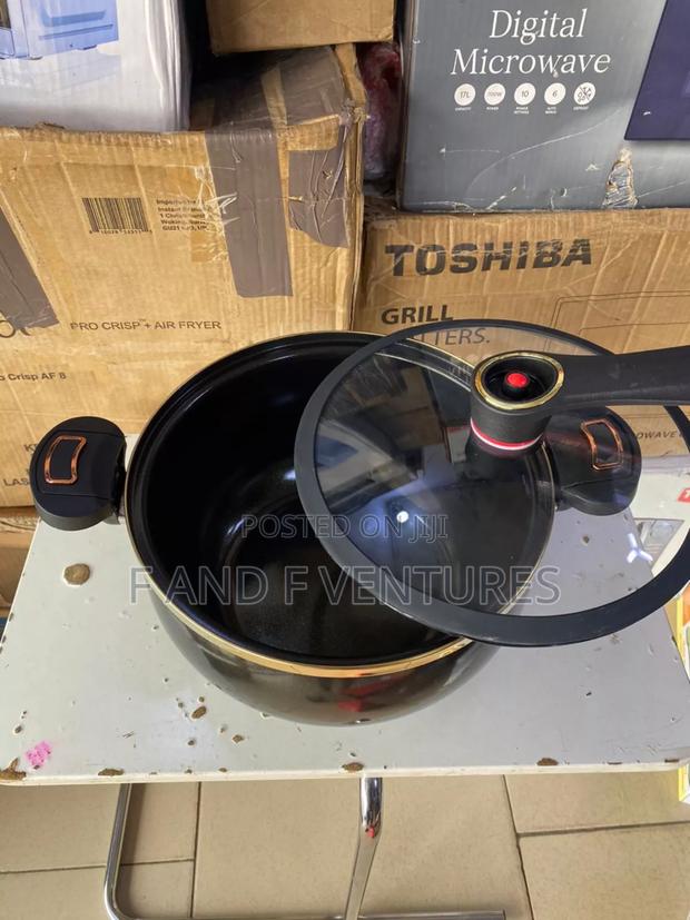 Family Size Macro Pressure Cooking Pot · Photo 3