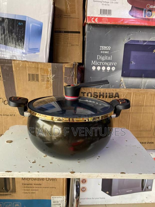 Family Size Macro Pressure Cooking Pot · Photo 4