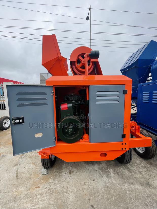Concrete Mixer · Photo 2