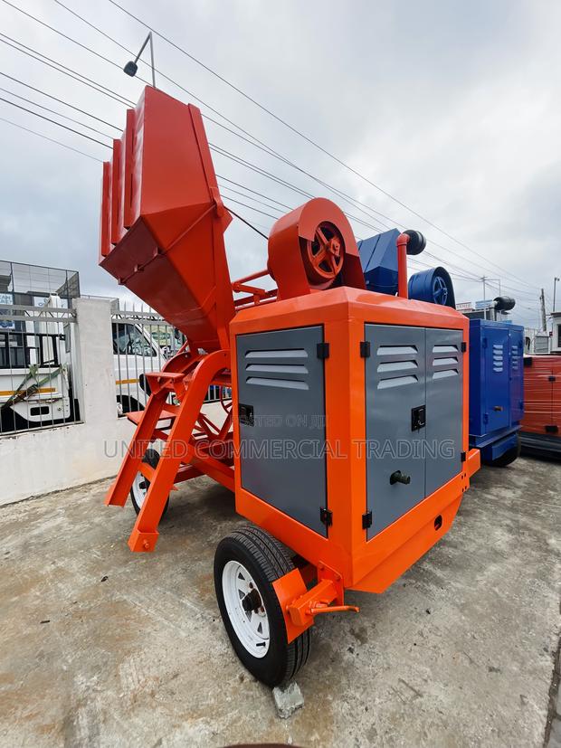 Concrete Mixer · Photo 1