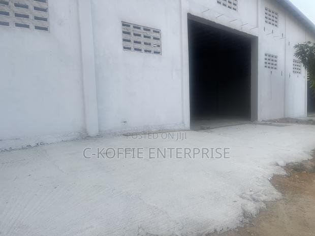 700sqm Warehouse for Rent at Tema · Photo 1