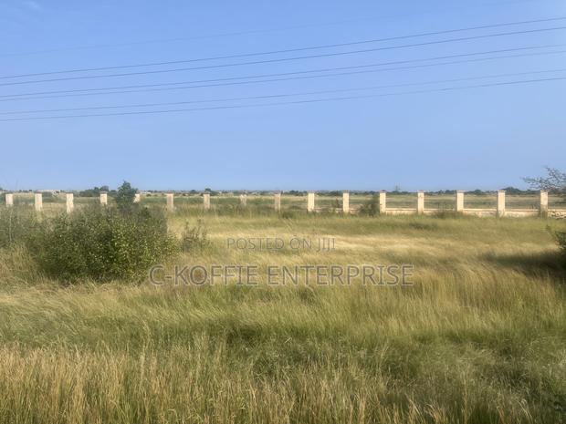 21 Acers of Land at Prapram for Sale · Photo 1