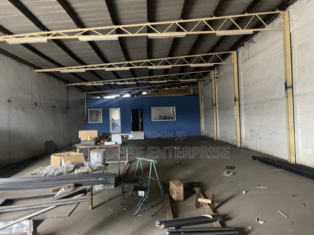 300 SQM Warehouse at Agbogbloshie for Rent · Photo 7