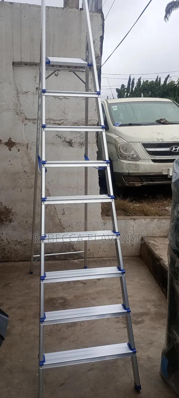 Step Aluminum Ladder · Photo 1