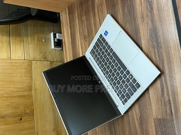 New Laptop HP EliteBook 830 G8 16GB Intel Core I5 SSD 256GB · Photo 2