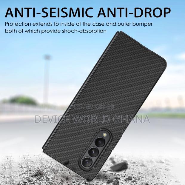 Carbon Fiber Pattern for Samsung Z Fold 7,6,5 ,4 and Fold 3 · Photo 5