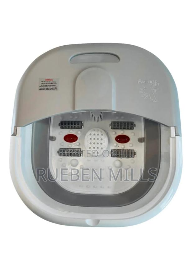 Relaxing Pedicure Bowl Machine With Heater and Bubbles. · Photo 1